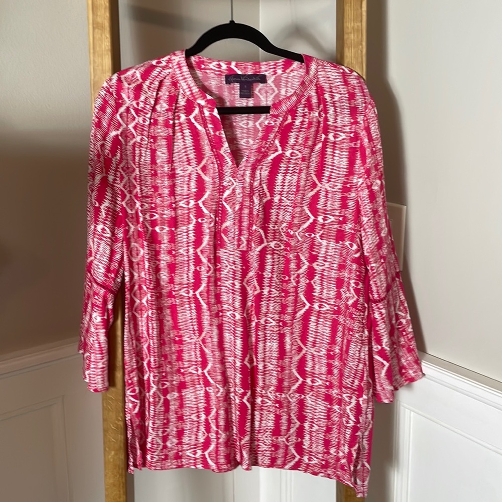 Gloria Vanderbilt long sleeve blouse.